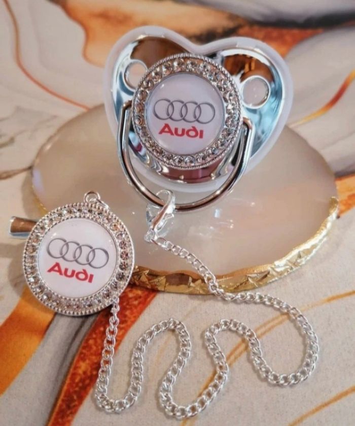 Tétine argenté Audi