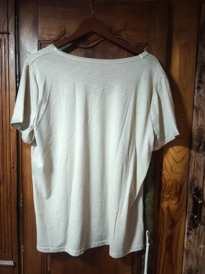 Tee-shirt beige - photo numéro 2