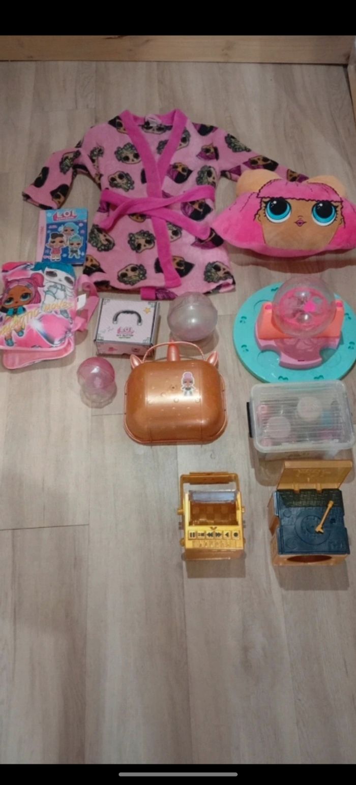 Lot de jouets poupée lol