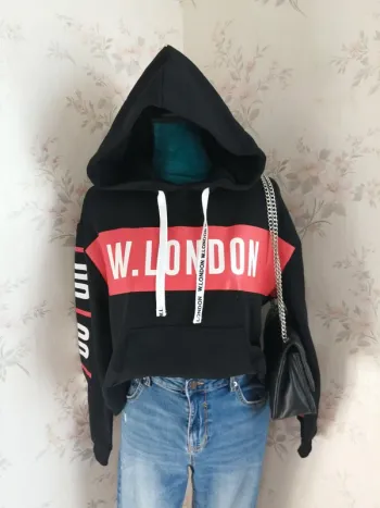 Sweat à capuche noir avec numéro manches et lien / jennyfer / (M)