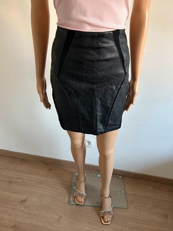 Jupe noire avec simili cuir Morgan taille 38 bon état