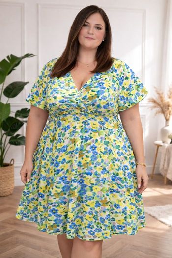 Robe éclat printanier fleurie Femme taille 54 marque PrettyLittlething 💍