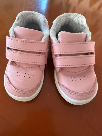 Baskets filles, décathlon taille 22