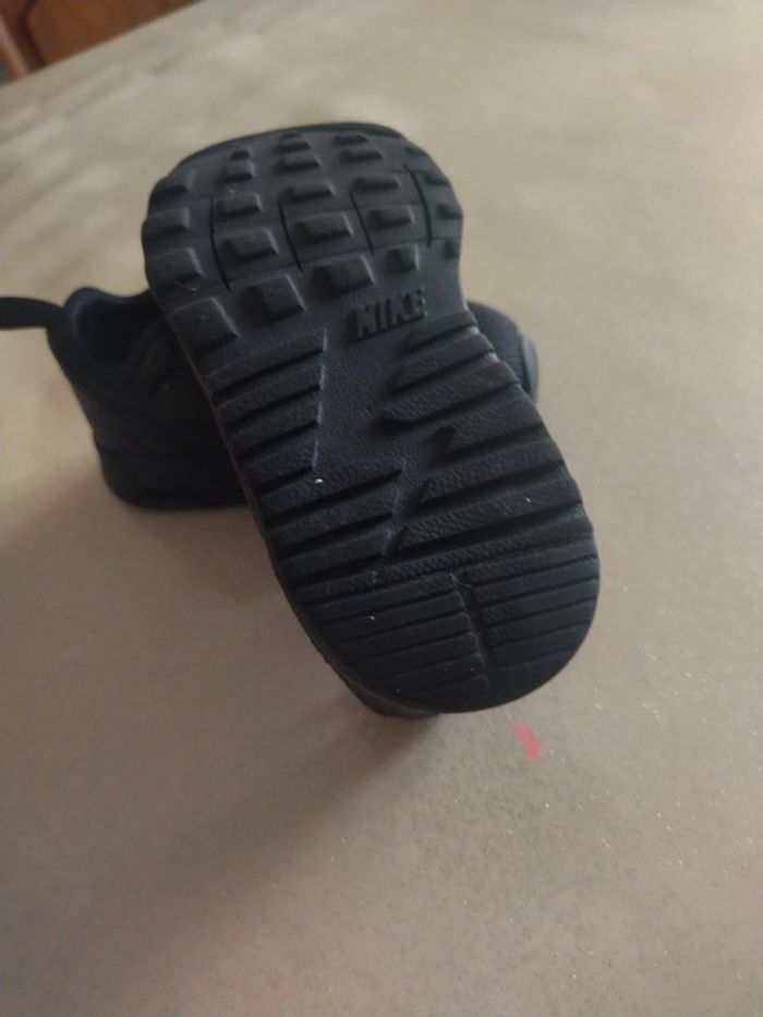 Basket Nike air noire - photo numéro 6