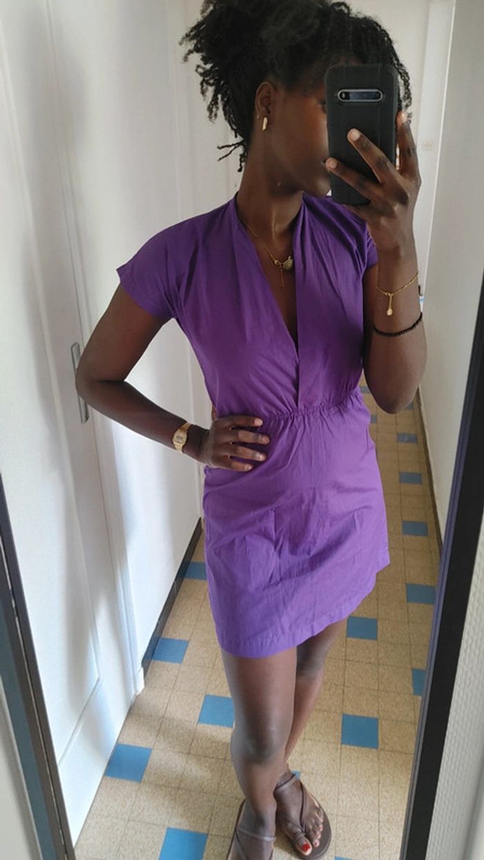 Mini robe violet décolleté - photo numéro 4