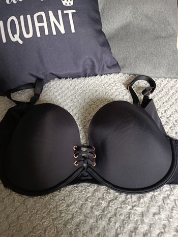 Soutien gorge noir 95D etam 