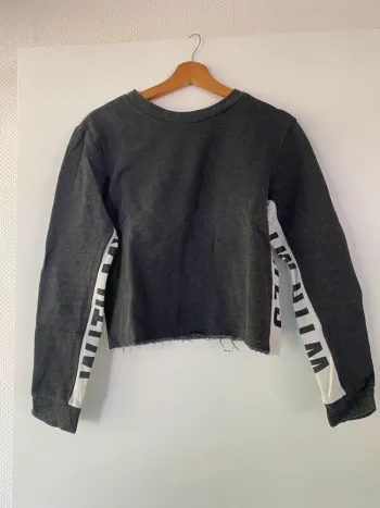Sweat gris effiloché