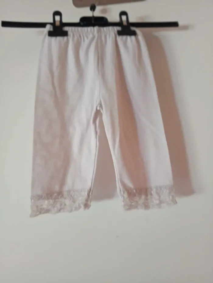 Joli legging blanc. 2 ans - photo numéro 8