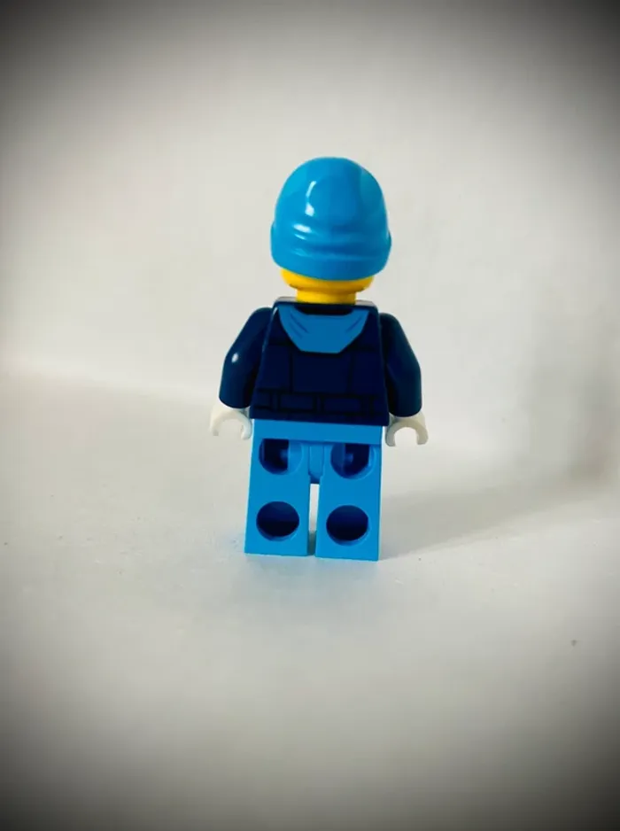 Minifigurine LEGO City (cty0929) - Chef d’expédition arctique - Très bon état - photo numéro 3