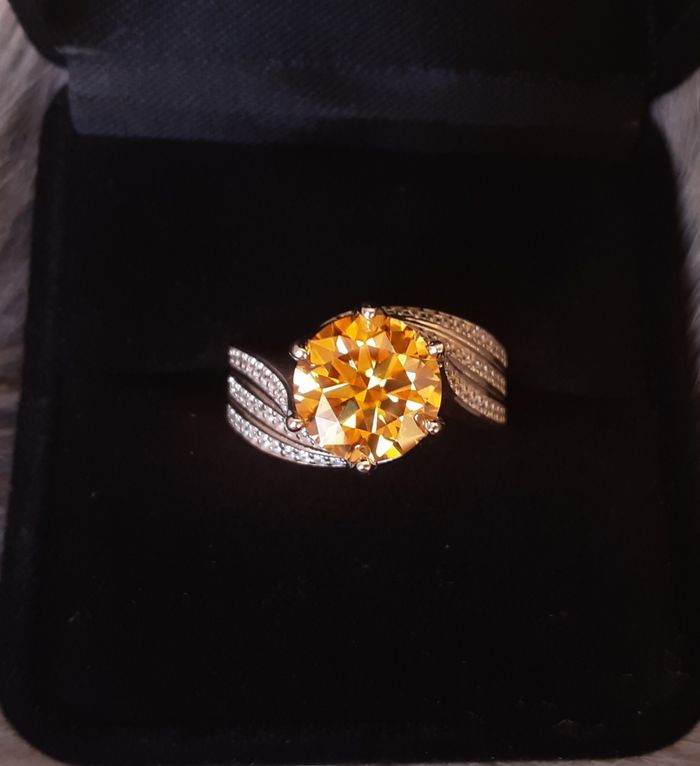 Bague mariage fiançailles anniversaire gravée Au750 Moissanite 9mm 3carats cadeau pour elle - photo numéro 4