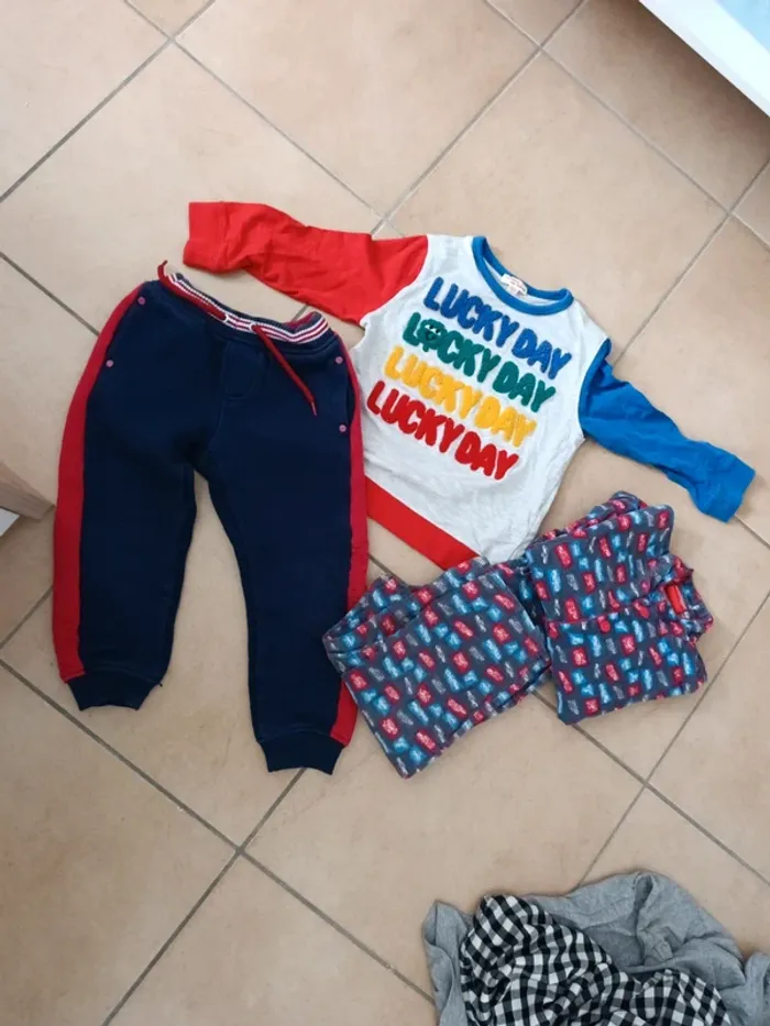 Petit lot 3/4 ans