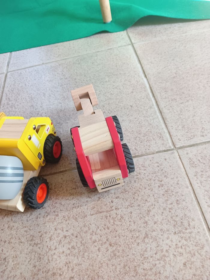Lot de 3 véhicules en bois - photo numéro 8