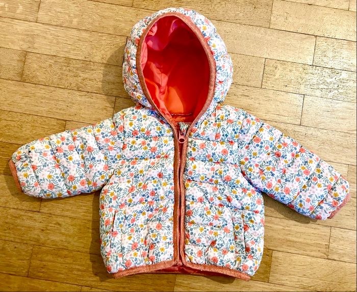 Doudoune fleurie Vertbaudet - 6 mois - TBE - photo numéro 2