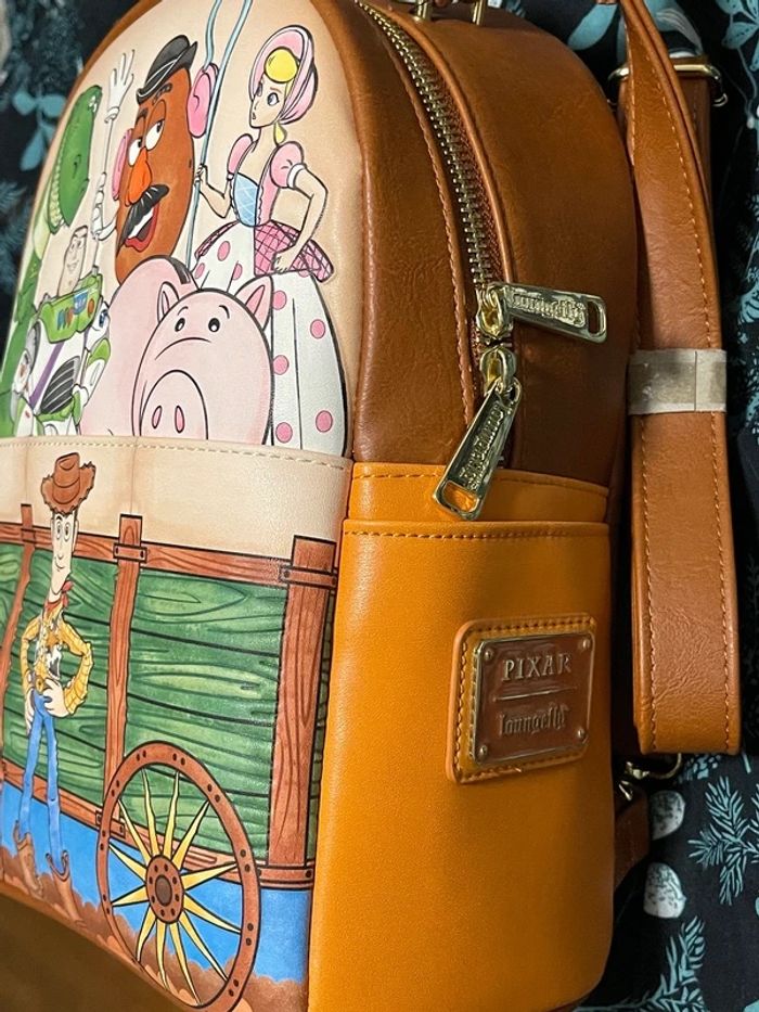 Loungefly disney sac à dos convertible toy story - photo numéro 3