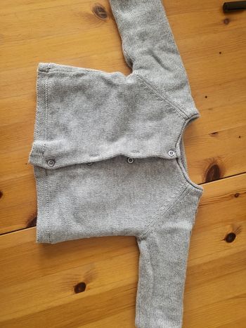 Gilet gris tape à l'œil 6 mois