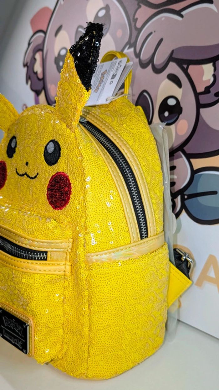Pokémon - Mini Sac à Dos - Pikachu " Wolrd 1-1" - photo numéro 2