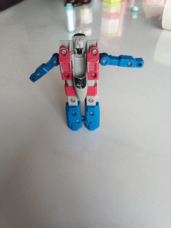 Figurine transformer
