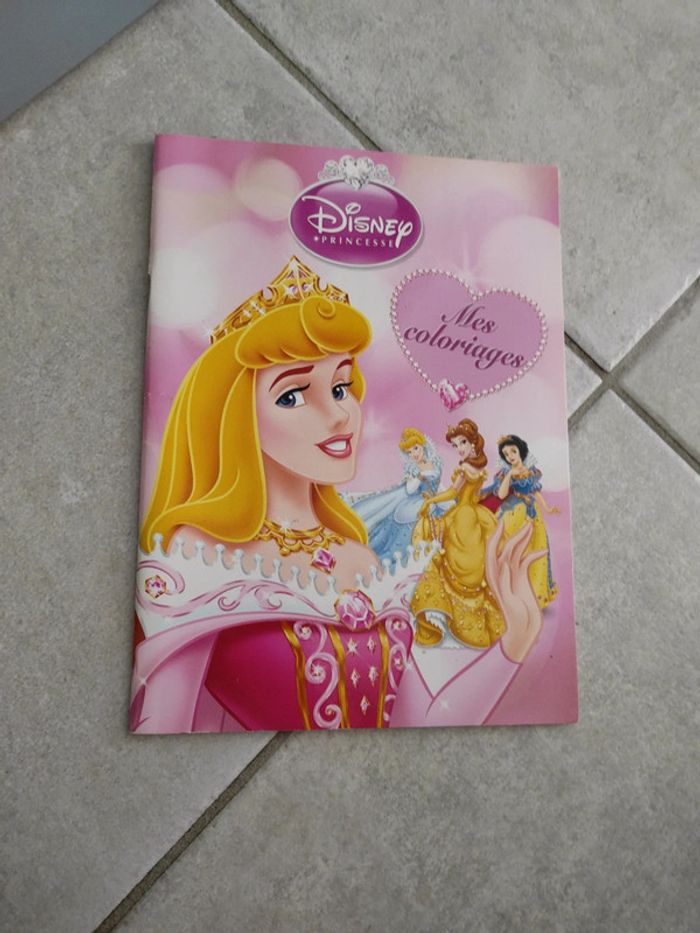 Livre de coloriages Disney princess