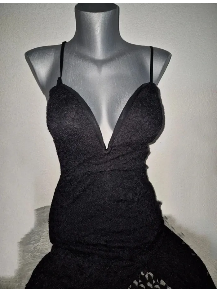 Robe sirène noire effet dentelle