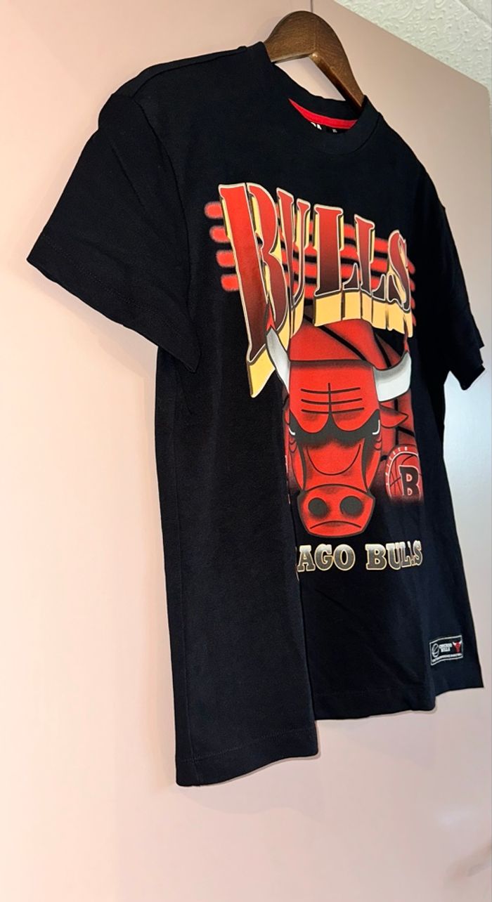 T-shirt NBA Chicago Bulls taille XS - photo numéro 2