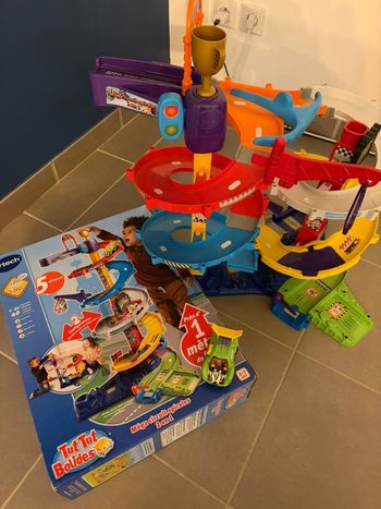 Mega circuit spirales tut tut bolides