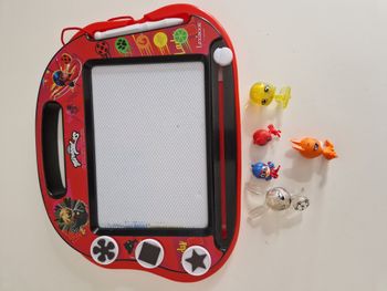 Ardoise Miraculous et petites figurines