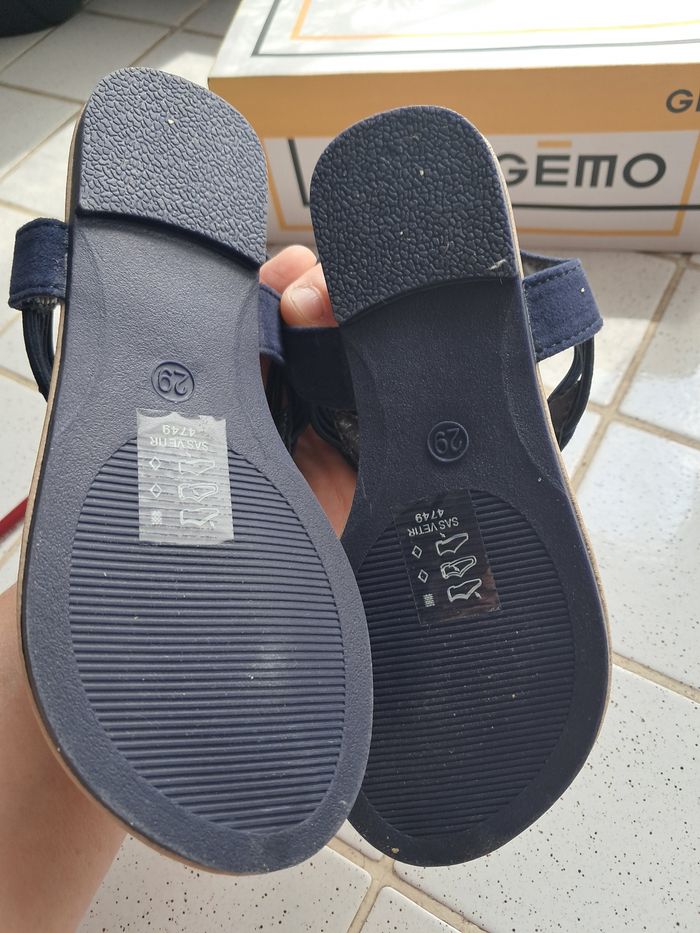 Sandales bleu marines neuves  taille 29 - photo numéro 4