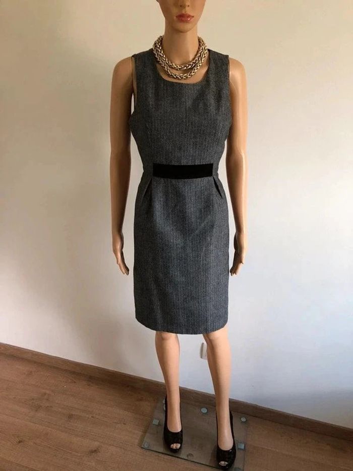 Robe d'hiver grise et noire neuve sans manches Fever London taille 38 - photo numéro 3