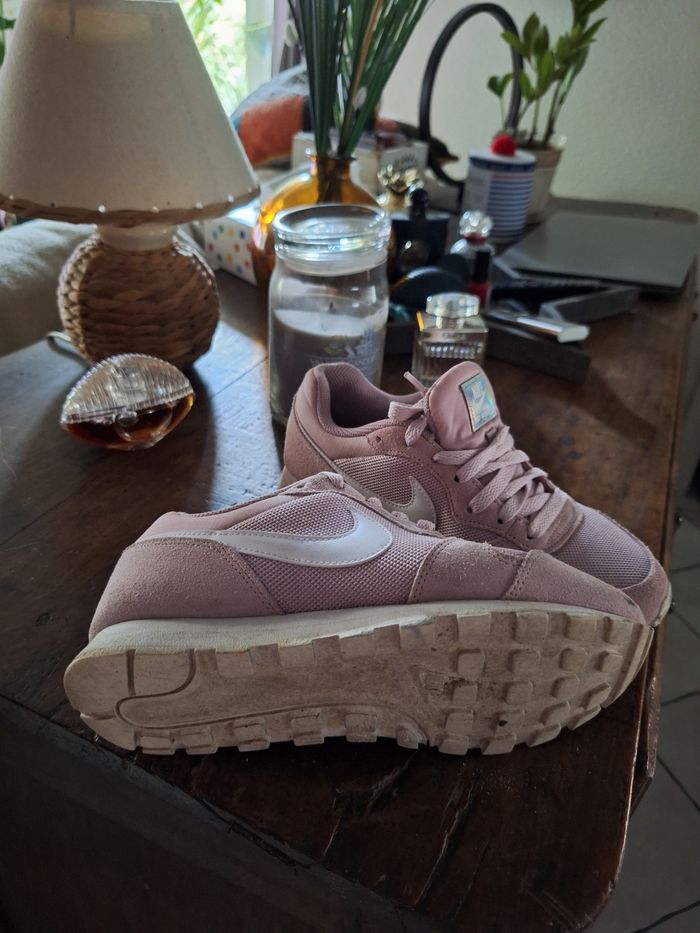 Baskets Nike rose - photo numéro 2