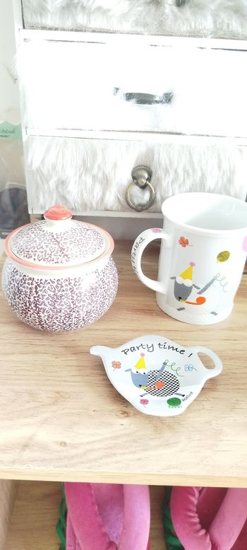 Un lot de petit service à café 🌿