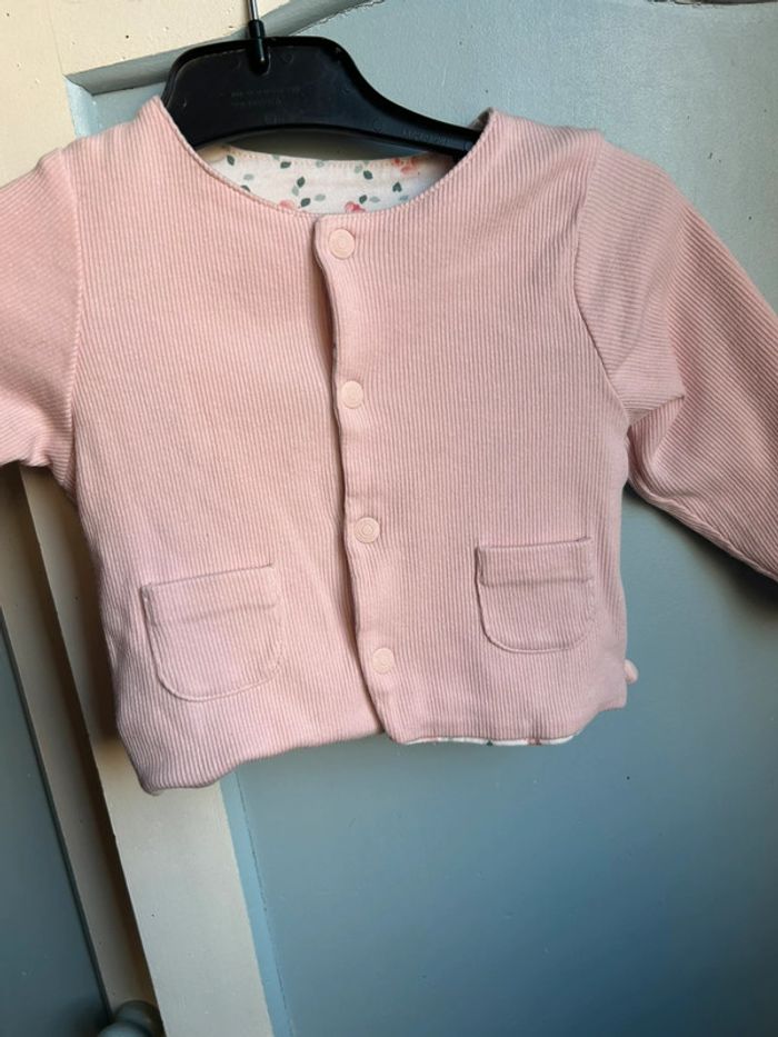 Gilet réversible rose / blanc à fleurs , obaibi , 3 mois - photo numéro 2