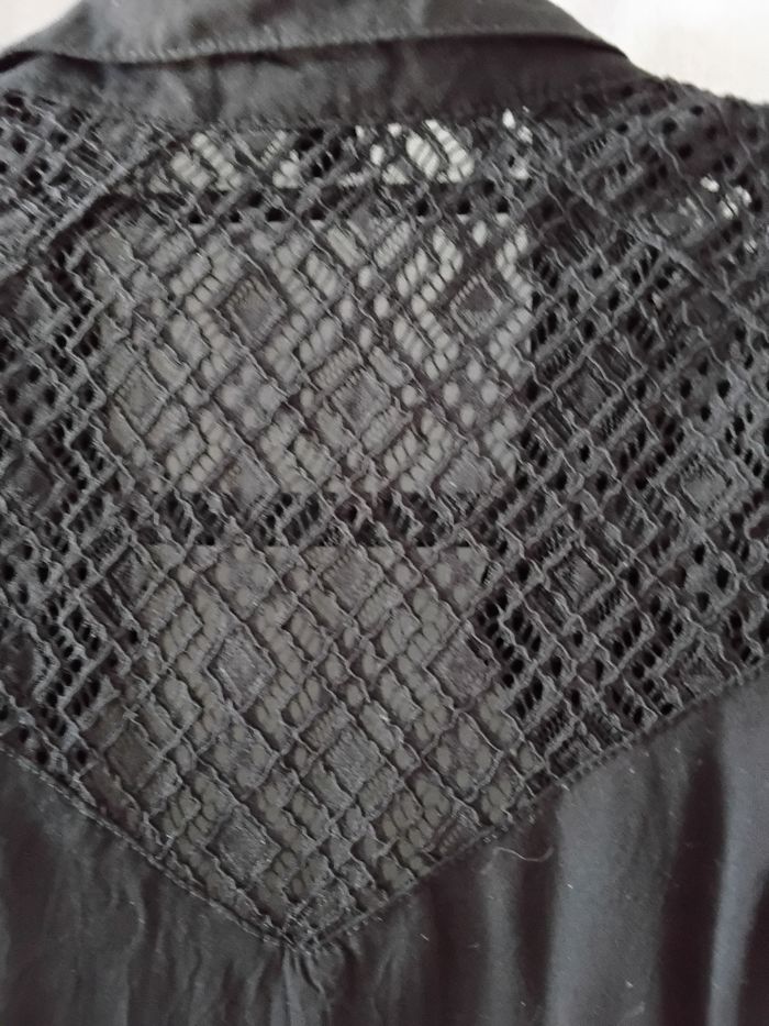Chemise en dentelle - photo numéro 5