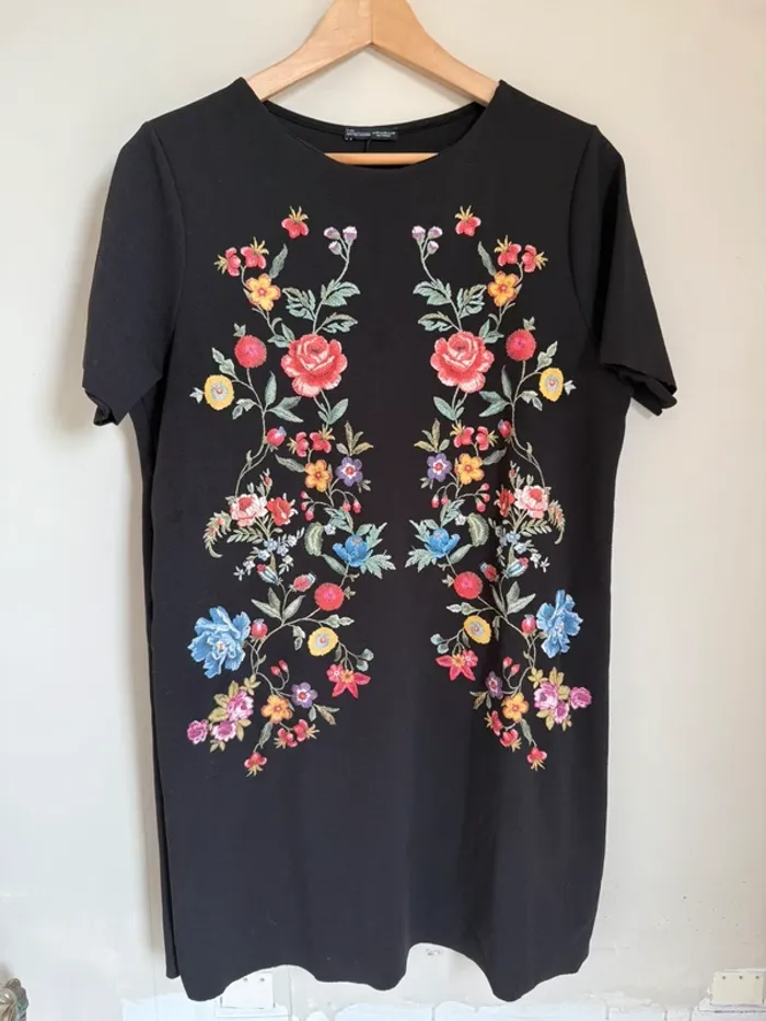 Robe t-shirt fleurs Zara