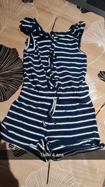 Combi short taille 4 ans