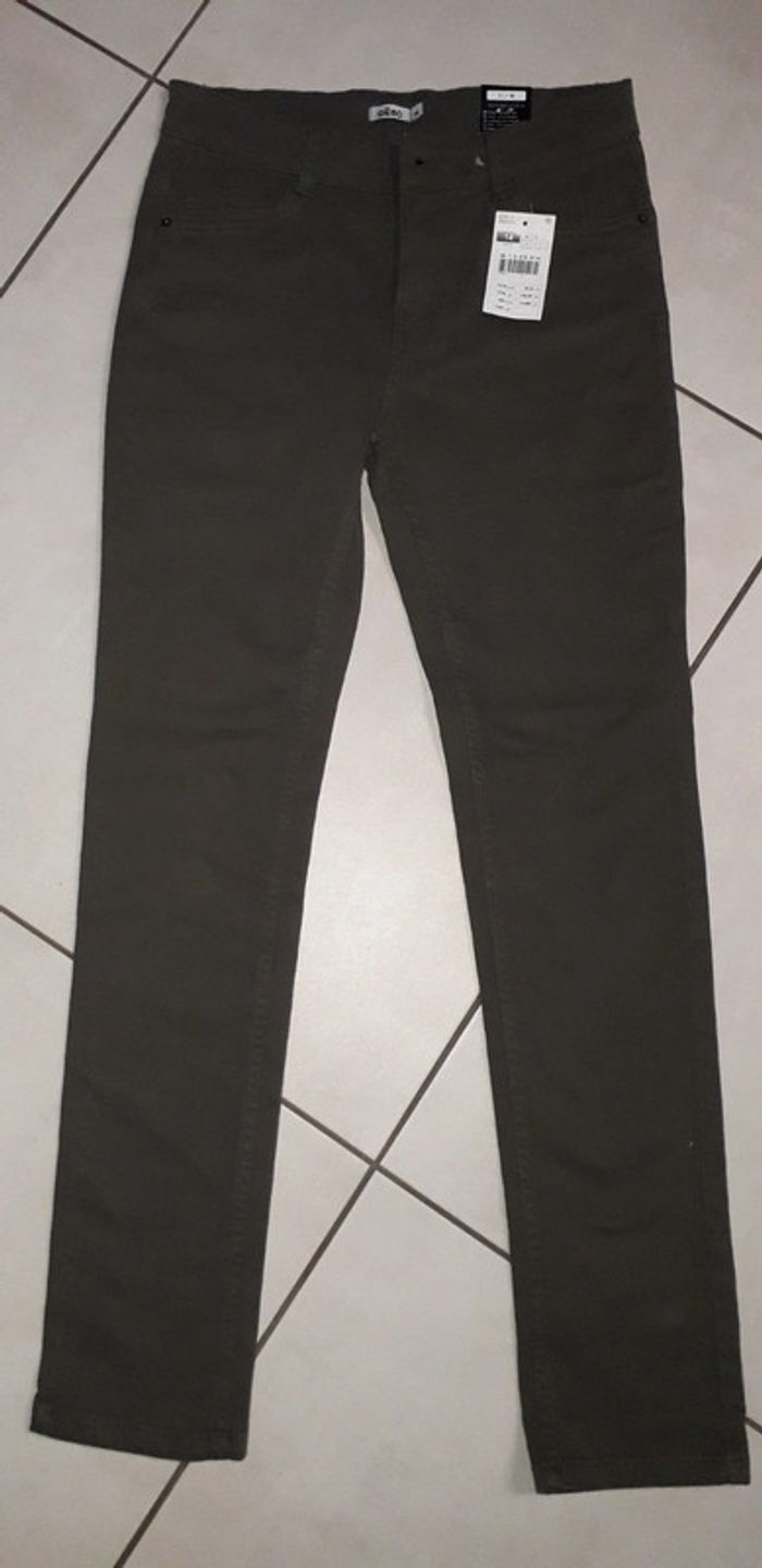 Pantalon slim jean kaki 14 ans neuf - photo numéro 2
