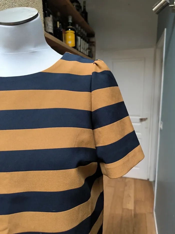 T-shirt à rayures bleu marine et marron marque 123 taille 42 - photo numéro 2