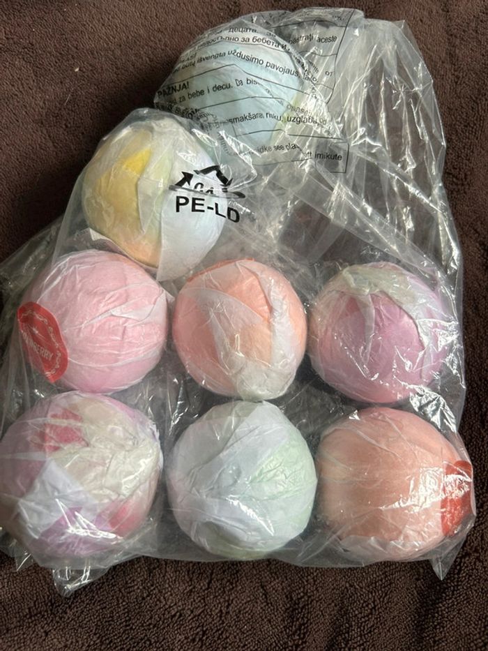 Lot de 8 bombes de bain parfumées neuves - photo numéro 2