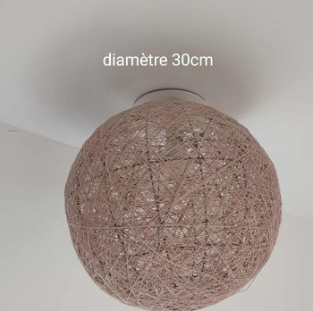 Suspension boule rose