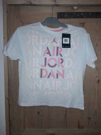 tee shirt Jordan neuf 13-15 ans
