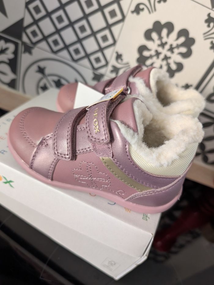 Chaussures fille. Taille 25. Chaudes, conseillé par les podologues. Neuf. Geox - photo numéro 3