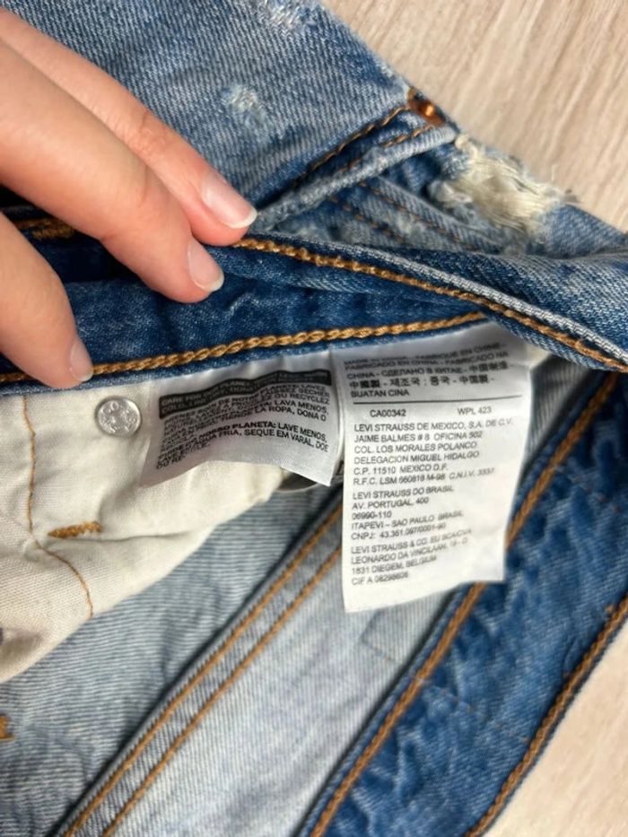 Jean Levi’s 501 CT recoupé et volontairement troué Vintage Effet Destroy W28 L34 - photo numéro 11