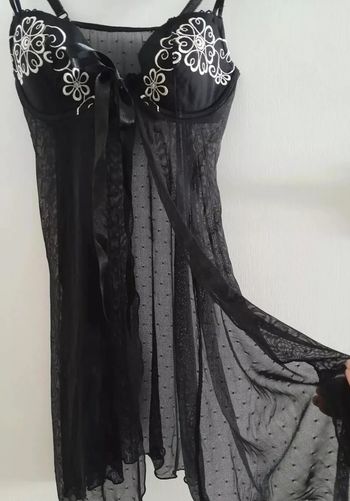 Nuisette noire et blanche, Taille 36/38, Bonnets 85B