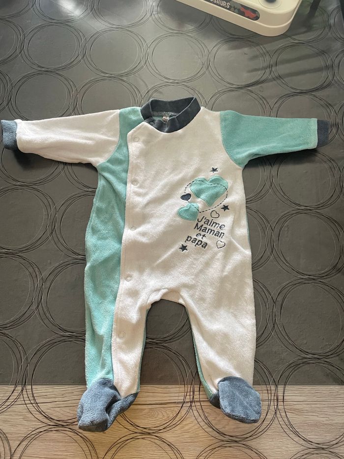 Lot de pyjamas 1 mois - photo numéro 4