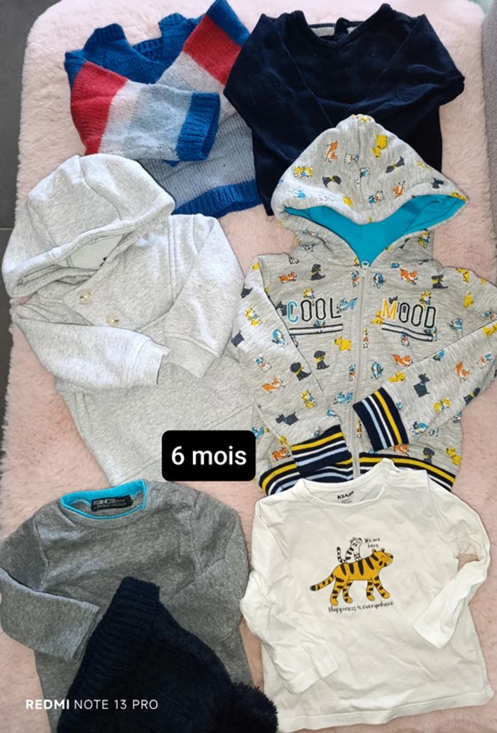 Lot vêtements 6 mois revendeur ou autre. Liquidation.