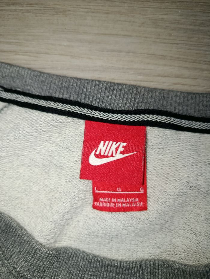 Pull vintage Nike gris Taille L - photo numéro 4