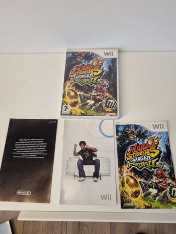 Boite Mario Strikers Charged Football Wii. PAL 5 langues