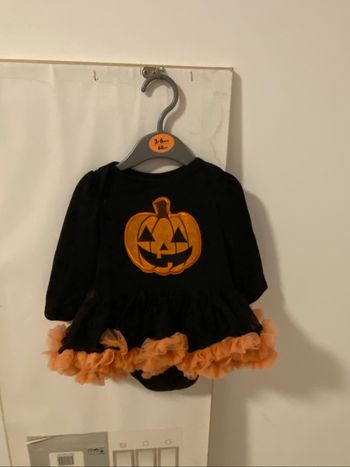 Costume