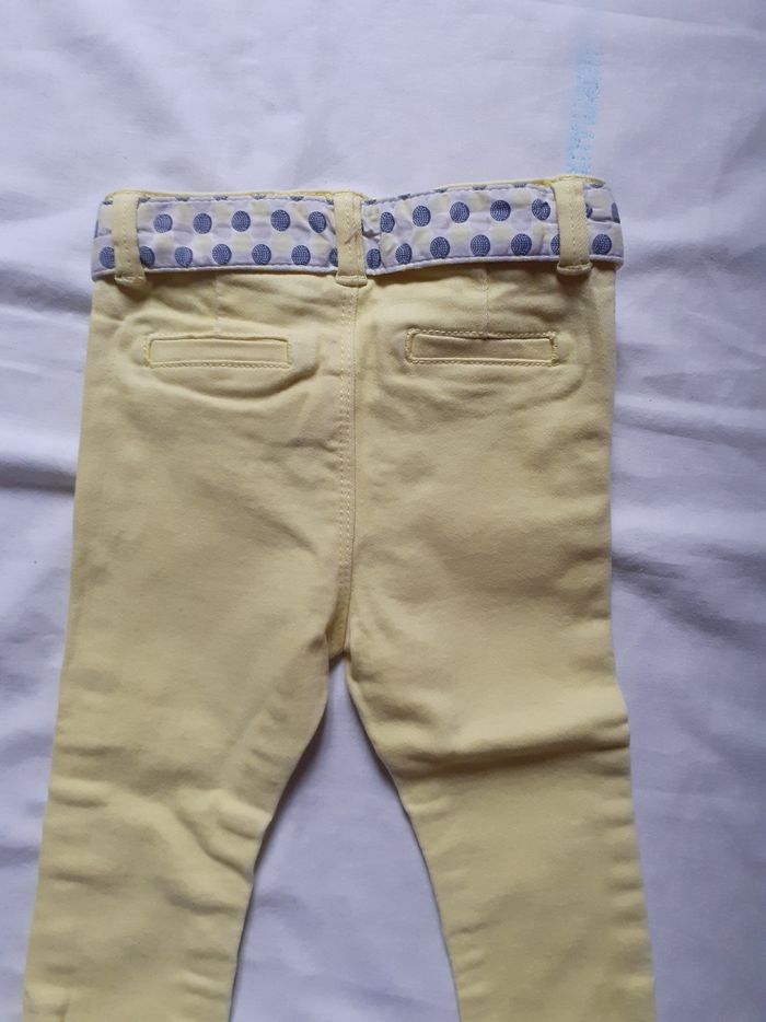 Jean jaune clair avec ceinture blanc à gros pois - photo numéro 3