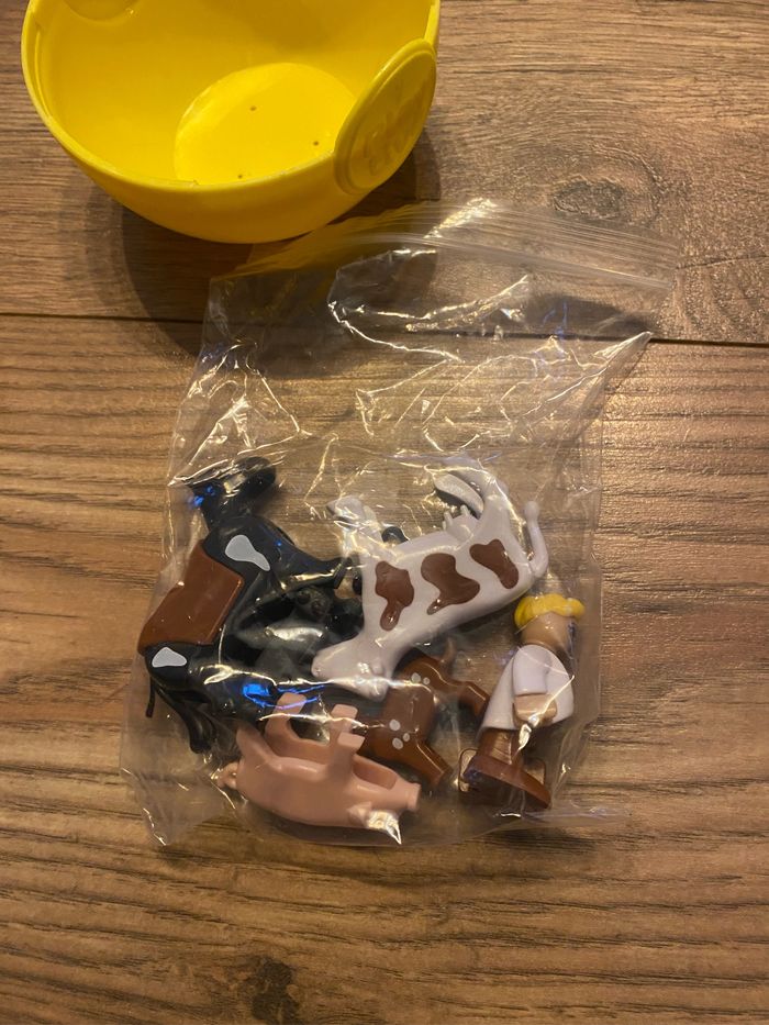 Œuf jaune surprise playmobil - photo numéro 3