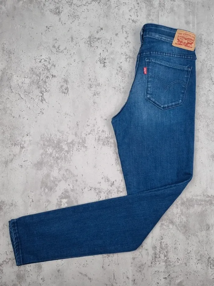 Jean Levi’s 711 Skinny bleu – Taille 34 Femme